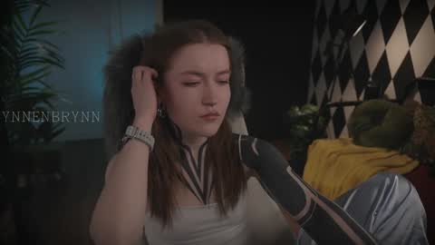 Snapshot of ynnenbrynn chatting on January 2025 01:38:02 PM ynnenbrynn online show from January 2025 01:38:02 PM