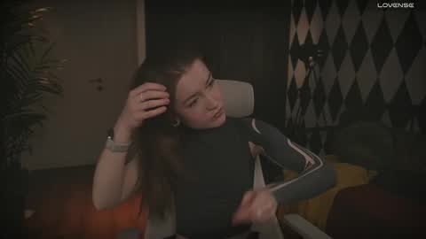 Snapshot of ynnenbrynn chatting on February 2025 03:46:02 AM ynnenbrynn online show from February 2025 03:46:02 AM