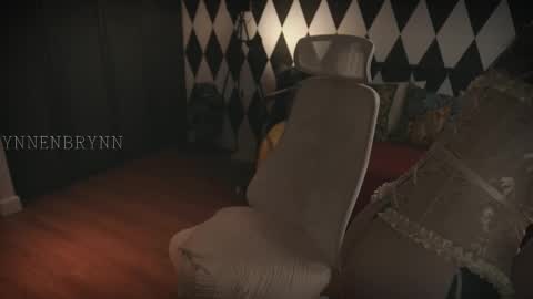 Snapshot of ynnenbrynn chatting on February 2025 07:49:01 AM ynnenbrynn online show from February 2025 07:49:01 AM