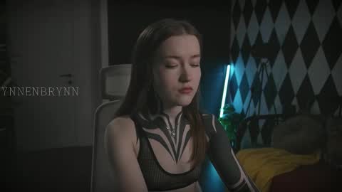 Snapshot of ynnenbrynn chatting on February 2025 05:34:01 AM ynnenbrynn online show from February 2025 05:34:01 AM