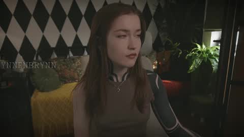 Snapshot of ynnenbrynn chatting on March 2025 04:49:01 AM ynnenbrynn online show from March 2025 04:49:01 AM