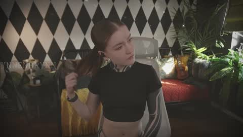 Snapshot of ynnenbrynn chatting on March 2025 04:49:01 AM ynnenbrynn online show from March 2025 04:49:01 AM