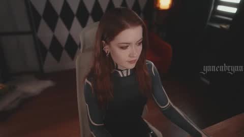 Snapshot of ynnenbrynn chatting on September 2025 07:30:01 AM ynnenbrynn online show from September 2025 07:30:01 AM