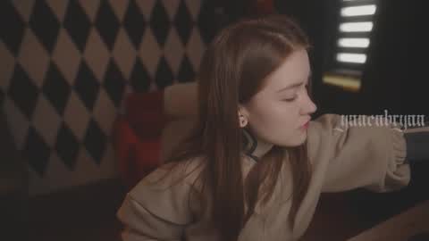 Snapshot of ynnenbrynn chatting on November 2025 07:29:01 AM ynnenbrynn online show from November 2025 07:29:01 AM