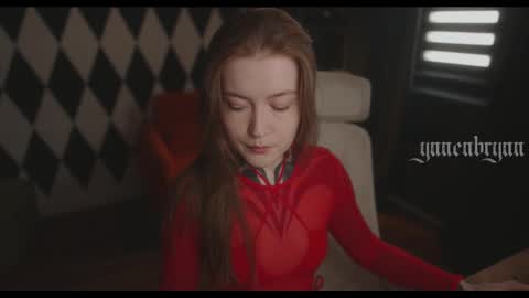 Snapshot of ynnenbrynn chatting on November 2025 07:14:02 AM ynnenbrynn online show from November 2025 07:14:02 AM