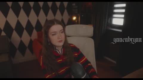 Snapshot of ynnenbrynn chatting on November 2025 06:04:02 AM ynnenbrynn online show from November 2025 06:04:02 AM