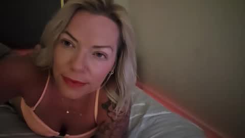 Snapshot of yogimilflover chatting on April 2026 02:47:01 AM Yogiblondebangme online show from April 2026 02:47:01 AM
