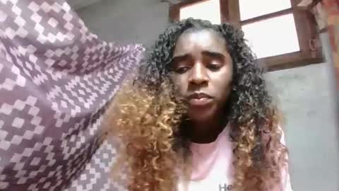 yolandrina05 online show from September 2025 01:22:01 PM