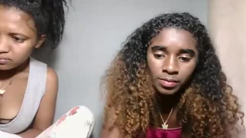 yolandrina05 online show from October 2025 06:44:01 AM