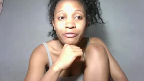 yolandrina05 online show from October 2025 08:31:02 PM