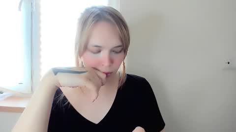 Snapshot of yomoyoo chatting on February 2025 09:24:01 AM yomoyoo online show from February 2025 09:24:01 AM