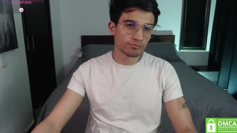 yoshy_man online show from November 2025 03:07:01 AM