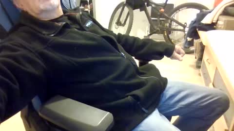 yoska281 online show from February 2026 04:44:01 AM