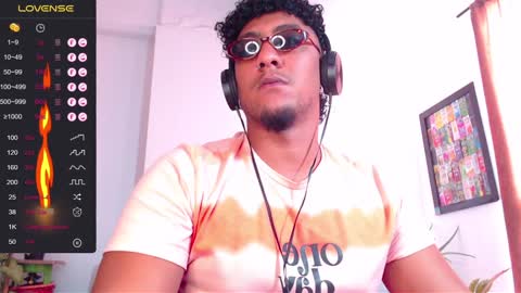 Snapshot of yosoy_enzo2020 chatting on December 2024 03:01:02 PM Enzo online show from December 2024 03:01:02 PM