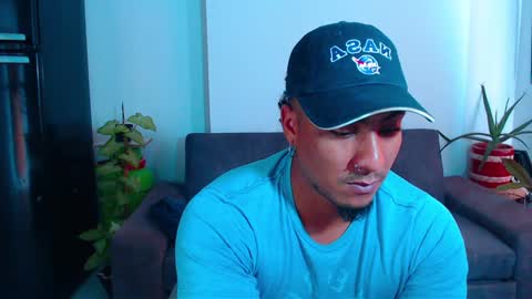 Snapshot of yosoy_enzo2020 chatting on December 2024 03:37:01 PM Enzo online show from December 2024 03:37:01 PM