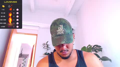 Snapshot of yosoy_enzo2020 chatting on January 2025 03:22:01 PM Enzo online show from January 2025 03:22:01 PM