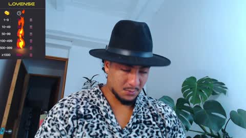 Snapshot of yosoy_enzo2020 chatting on February 2025 05:39:01 AM Enzo online show from February 2025 05:39:01 AM