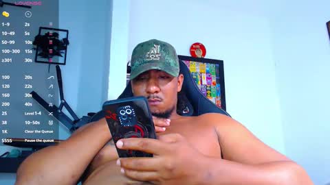 Snapshot of yosoy_enzo2020 chatting on November 2025 03:39:02 AM Enzo online show from November 2025 03:39:02 AM