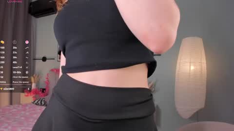 Snapshot of you_fell_in_love chatting on July 2026 10:22:02 AM Elizabeth brunette -- Darline blonde online show from July 2026 10:22:02 AM