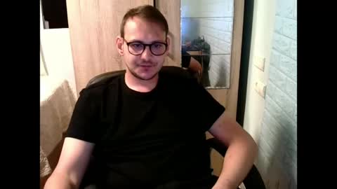Snapshot of younromki chatting on April 2026 07:08:02 PM A... online show from April 2026 07:08:02 PM