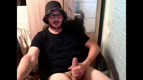Snapshot of younromki chatting on May 2026 09:27:01 PM A... online show from May 2026 09:27:01 PM