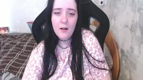 Snapshot of your_8a8y chatting on June 2026 05:23:01 AM your_8a8y online show from June 2026 05:23:01 AM