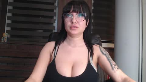 your_bustygirl online show from April 2026 11:46:01 PM