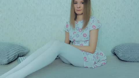 Lily online show from January 2025 05:37:02 AM