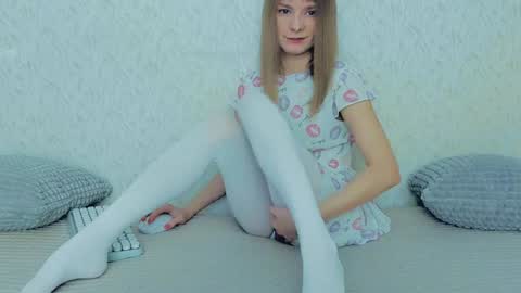 Lily online show from January 2025 05:05:02 AM