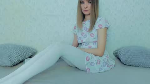 Lily online show from March 2025 05:53:02 AM