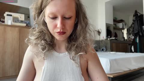 your_coraline_ online show from December 2024 08:37:02 AM