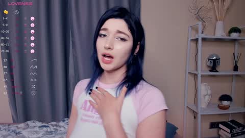 Lina online show from February 2025 12:44:01 PM