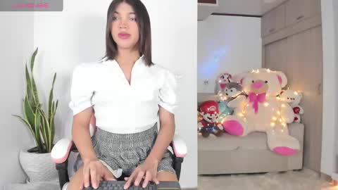 Eliza online show from September 2025 10:54:02 PM