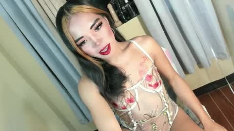 Snapshot of your_girl_yeka chatting on June 2026 09:25:01 AM your_girl_yeka online show from June 2026 09:25:01 AM