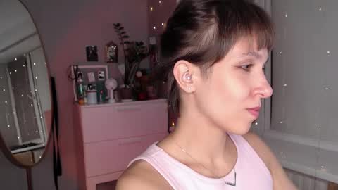 Alex and Kris long hair online show from October 2025 06:38:02 PM