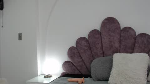 your_lady_milf online show from February 2025 03:16:02 PM