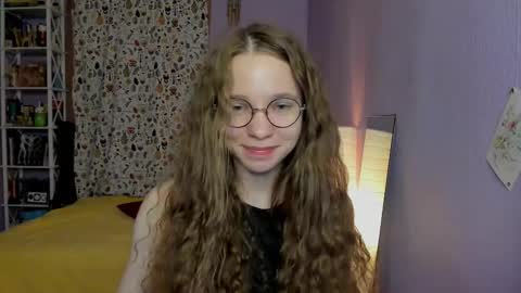 Leslie online show from September 2025 02:11:01 AM