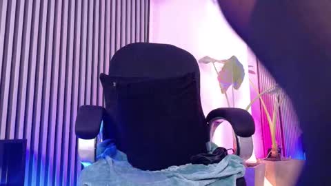 Selena online show from November 2025 05:53:02 AM