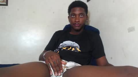 Snapshot of yourdaddy2005 chatting on November 2025 04:44:01 AM Yourdaddy2005 online show from November 2025 04:44:01 AM