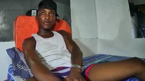 Yourdaddy2005 online show from April 2026 09:37:01 AM