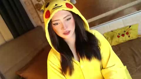 JEN  online show from October 2025 10:38:01 AM