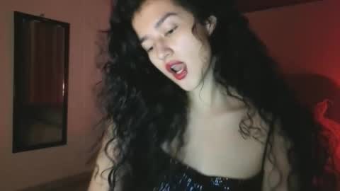 Snapshot of yourdreamgirl2025 chatting on April 2026 12:05:02 AM yourdreamgirl2025 online show from April 2026 12:05:02 AM