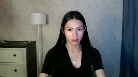 Snapshot of yourdreamgirlgwen chatting on May 2026 06:37:01 PM GWENI online show from May 2026 06:37:01 PM