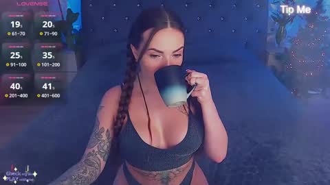 Sue online show from December 2024 11:43:02 AM