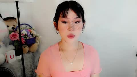 PrettyElla online show from October 2025 02:25:02 AM