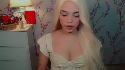 maureen love you online show from October 2025 02:44:01 AM