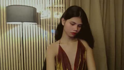 Vivian online show from November 2025 09:59:01 PM