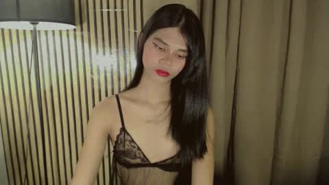 Vivian online show from November 2025 09:18:01 PM