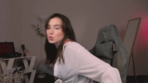 Chloe online show from January 2025 10:59:01 PM