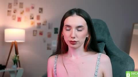 Chloe online show from September 2025 08:33:02 PM